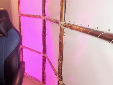 Stripchat Free Porn Cam of Scarbadgirl_