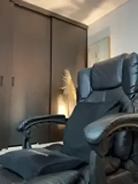 Stripchat Free Porn Cam of DimitriSullivan_