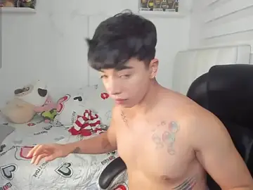 Stripchat Adult Webcams of santy7v7