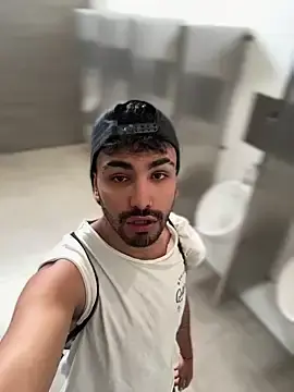 Stripchat Live Sex Cam of Big_Snake77