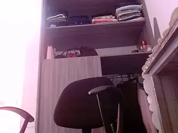 Stripchat Live Sex Cam of nicolle_milf1978