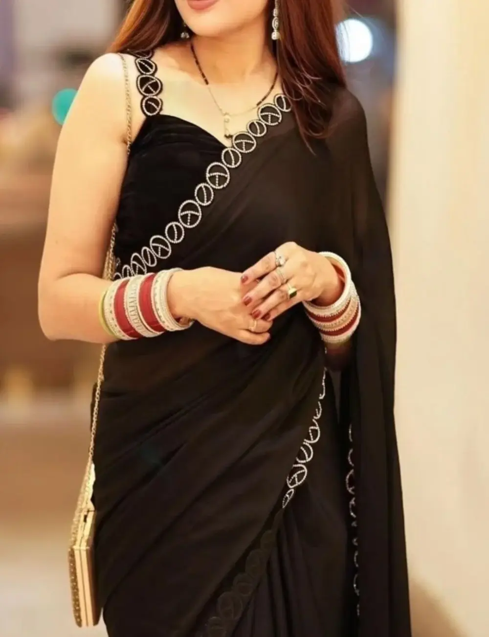 hot-saanvi