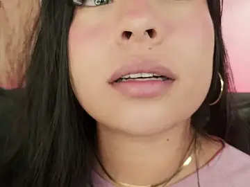Stripchat Free Live Porn of mia_roux1