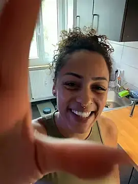 Stripchat Sex Cam of SweetPetiteNoir