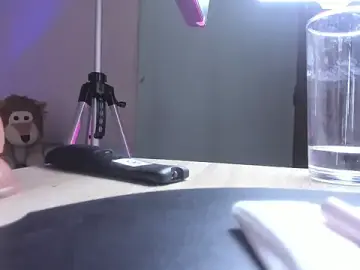 Stripchat Free Live Porn of naomy_ruiz_