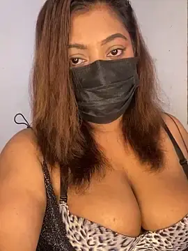Stripchat Nude Webcam of _Cute_ariana_