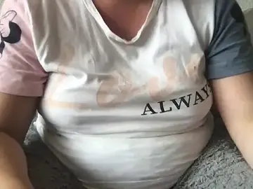 Stripchat Live Sex Cam of FlirtyFrayaXX