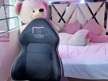 Stripchat Live Porn of MILAH_TAY