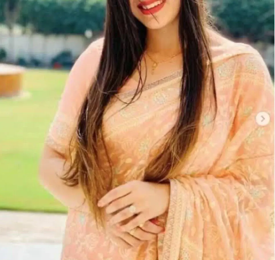 Curvy_Somya