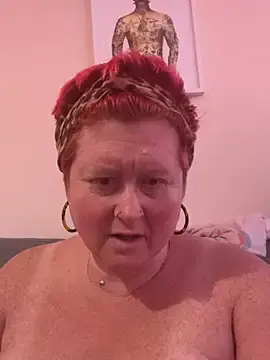 Stripchat Live Sex of BustyRedxx