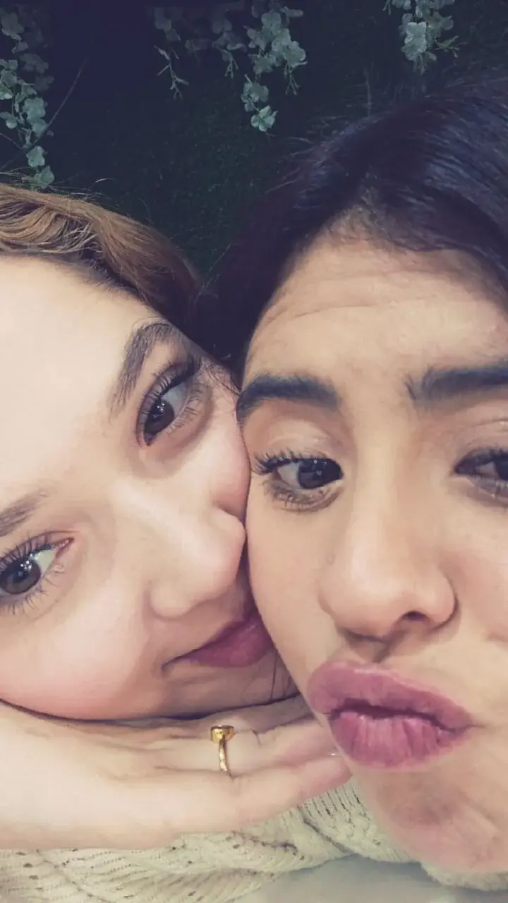 valeria_and_zoe