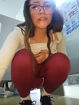 Stripchat Free Porn Cam of mmm-Virginia
