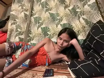 Stripchat Sex Cam of asya_chris