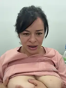 Stripchat Watch Live Sex Cams of Dr_Nathalia_28