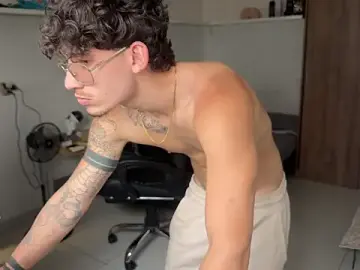 Stripchat Best live sex cam show of Kisan_Smith