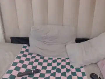 Stripchat Live Sex Cam of CuteHoney92