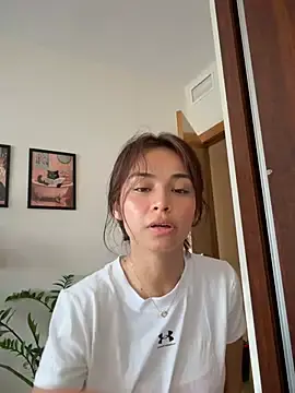 Stripchat Free Porn Cam of Adriennesexxx