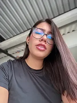 Stripchat Adult Video Chat of sara_calderon