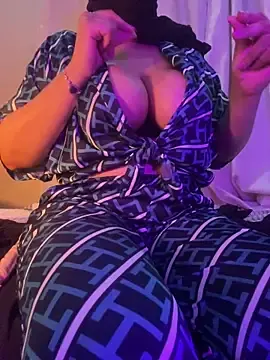 Stripchat Adult Video Chat of Salma-23