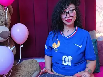 Stripchat Free Live Porn of CHIARAJJONES