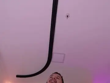 Stripchat Live Sex Cam of mister_miike