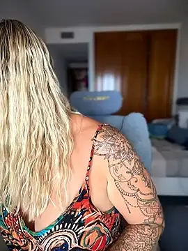 Stripchat Nude Webcam of NastyMilf_