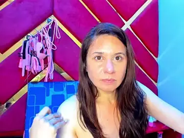 Stripchat Free Porn Cam of Kylie_Bloom