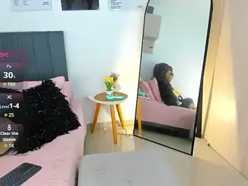 Stripchat Live Sex of hollyprincess_2