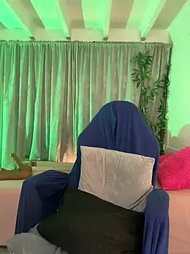 Stripchat Sex Cam of lonely_shewolf