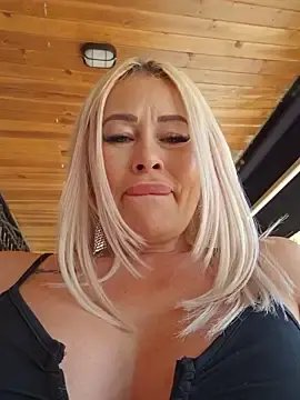 Stripchat Adult Webcam of MILFBARBY