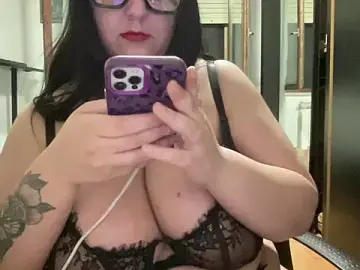 Stripchat Live Sex Cam of LaMissHotV