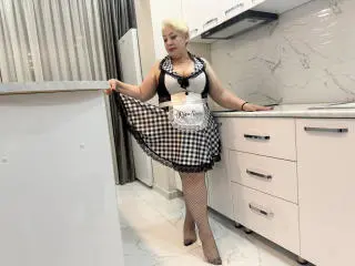 Xlovecam Live Sex Cam of RoxanaGreatAss