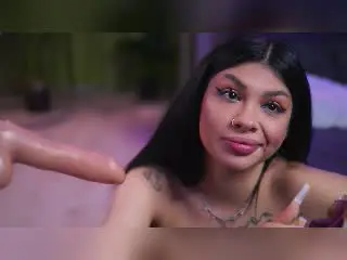 Xlovecam Free Live Porn of SpicyLeila