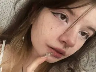 Xlovecam Watch Live Sex Cams of MinShutes