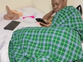Xlovecam Live Sex Cam of Peshy