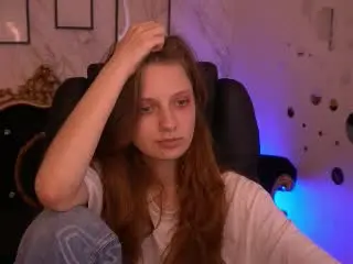 Xlovecam Sex Cam of CuteeFoxy