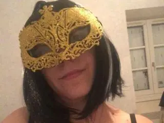 Xlovecam Nude Webcam of BlondinetteAnn