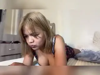 Xlovecam Sex Chat of YourBestGirlX