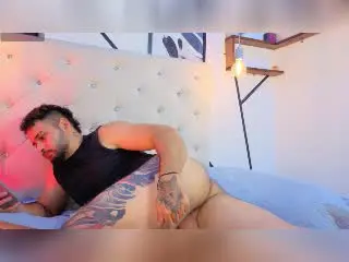 Xlovecam Live Sex of AryanBrown