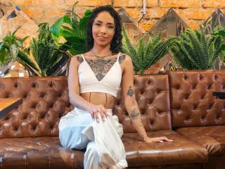 Xlovecam Nude Webcam of SilvanaXOwen