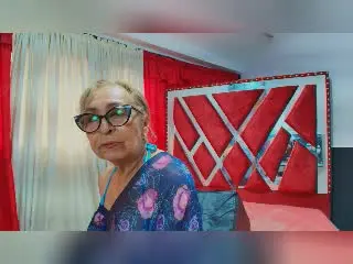 Xlovecam Free Live Porn of CristallMature