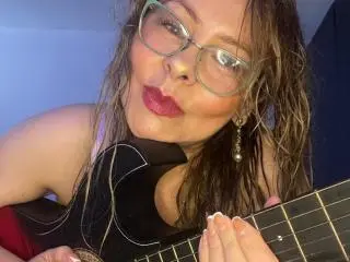Xlovecam Adult Webcam of MiaAmoretti