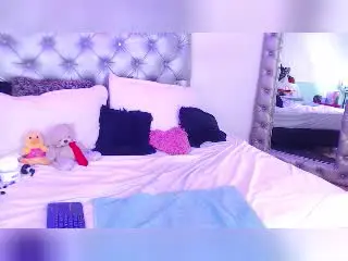 Xlovecam Sex Chat of TarahDustin