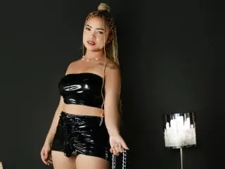 Xlovecam Live Sex Cam of TatianaRossi