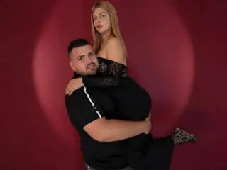 Xlovecam Adult Webcams of EmelyRoberto
