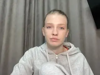 Xlovecam Live Sex Cam of Ginnia